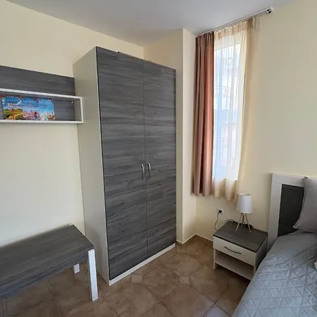 White Sands Beachfront Getaway In Aurelia - Sea View & Direct Access Lejlighed