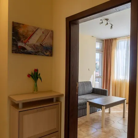 White Sands Beachfront Getaway In Aurelia - Sea View & Direct Access Lejlighed Burgas City