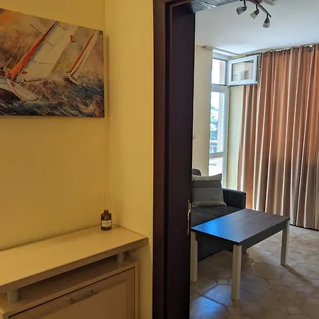 White Sands Beachfront Getaway In Aurelia - Sea View & Direct Access Lejlighed *