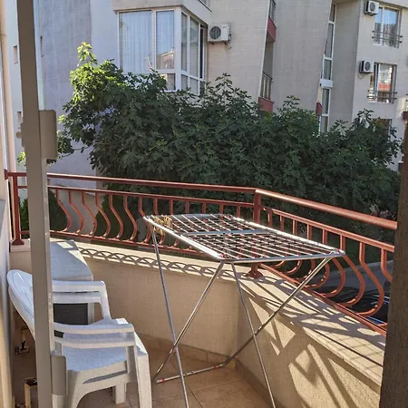 White Sands Beachfront Getaway In Aurelia - Sea View & Direct Access Lejlighed Burgas City